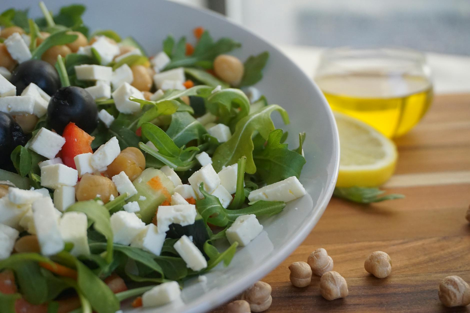 Mediterranean Chickpea Salad (Meal-Prep Friendly)