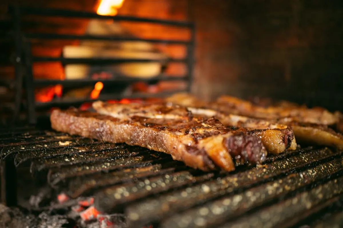 How to Reheat Steak Tips, Mistakes, and Variations
