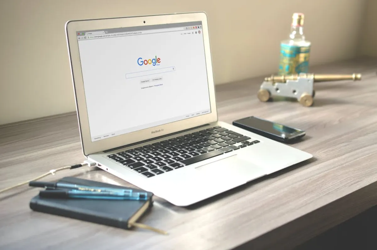 The Search Demand Behind newsreverse.com: A Practical Breakdown